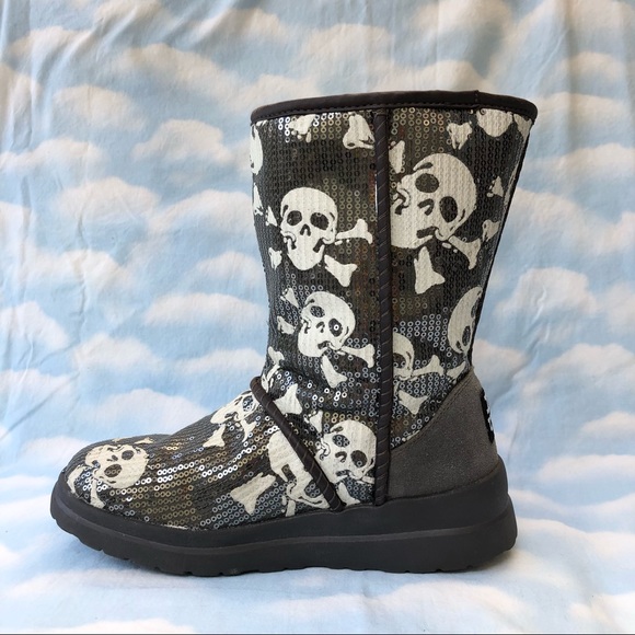 I Heart Ugg Skull Sequin Boots size 7. - Picture 5 of 15